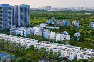 The Ho Chi Minh City People's Committee has just proposed the municipal People’s Council revoke more than 230 hectares of land for 10 projects in the city. (Photo: SGGP)
