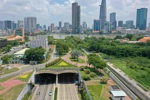 The inauguration of the Thu Thiem Tunnel and the East-West Highway (now Vo Van Kiet Boulevard) is one of the 50 outstanding events of Ho Chi Minh City. (Photo: SGGP)