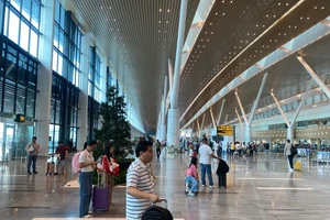 Vietnam Airlines will move all remaining domestic flights from Terminal 1 to Terminal 3, starting at 4 a.m. on May 17. (Photo: SGGP)
