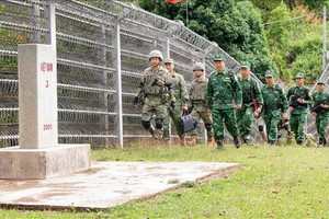 Border Guard Command of Dien Bien, and Mengzi Border Guard Region conduct joint patrol (Photo: VNA)