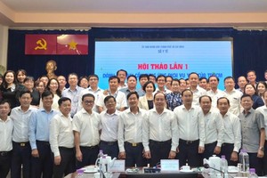 Leaders of the three Departments of Health of Ho Chi Minh City, Binh Duong and Ba Ria – Vung Tau provinces attend the conference on May 21. (Photo: SGGP)