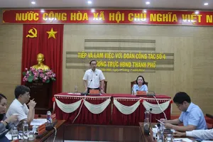 Vice Chairman of the Ho Chi Minh City People’s Council Huynh Thanh Nhan, speaks at the working session. (Photo: SGGP)