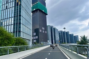 High-end apartment buildings in downtown HCMC, where prices have hit record highs of up to VND600 million (US$23,500) per square metre. (Photo: VNA)