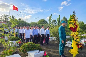 Activities held nationwide to honor, pay respect to revolution contributors