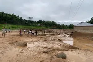 Search for missing persons in Son La province (Photo: SGGP)