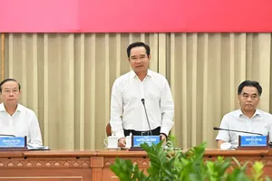 Chairman of the Ho Chi Minh City People’s Committee, Nguyen Van Duoc, speaks at the conference. (Photo: SGGP)
