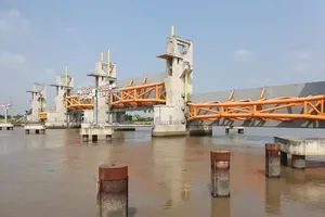 Although over 90 percent complete, the project has been suspended for several years due to legal and financial obstacles. (Photo: SGGP)