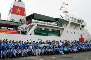 Delegates attend the journey. (Photo: SGGP)