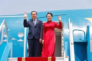 National Assembly Chairman Tran Thanh Man and his spouse Nguyen Thi Thanh Nga leave Hanoi at noon on September 16 for the 46th General Assembly of the ASEAN Inter-Parliamentary Assembly (AIPA-46) in Malaysia and an official visit to the country. (Photo: VNA)