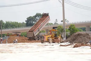 At the construction site of road T1 connecting to Long Thanh International Airport (Photo: SGGP)