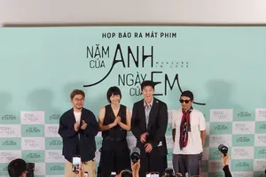 Taiwanese actor Hsu Kuanghan and members of the film crew of “Measure in Love,” attend the press conference in HCMC on September 24. (Photo: SGGP)