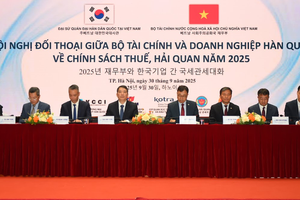 A conference on strengthening dialogue and promptly addressing concerns related to tax and customs policies among Korean enterprises in Vietnam. (Photo: VNA)