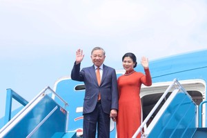 General Secretary of the Communist Party of Vietnam (CPV) Central Committee To Lam and his spouse Ngo Phuong Ly leave Hanoi on October 20, 2025 for an official visit to Finland (Photo: VNA)