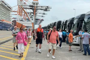 Luxury cruise ship brings 3,000 int’l tourists to HCMC