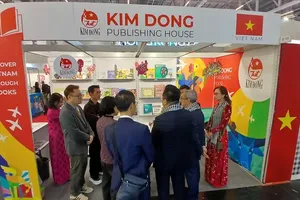 Visitors explores Kim Dong Publishing House’s booth at Frankfurt Book Fair.