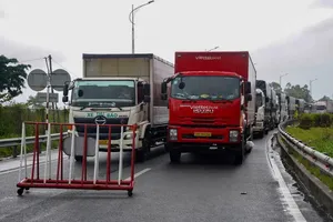 Thousands of vehicles halted in multi-kilometer traffic jam on National Highway 1