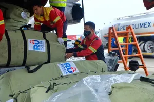 Vietnam receives shipment of humanitarian aid from Russia on October 30. (Photo: SGGP)