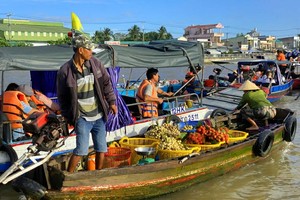 Cai Rang floating market in Can Tho