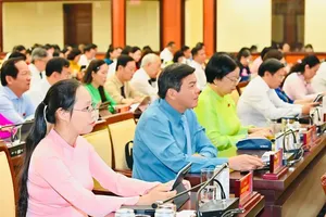 Delegates attend the 6th session of the 10th Ho Chi Minh City People's Council for the 2021-2026 term on December 9. (Photo; SGGP)