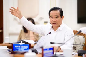 Chairman of the Ho Chi Minh City People’s Committee, Nguyen Van Duoc, speaks at the meeting. (Photo: SGGP)