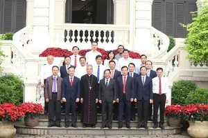 Head of the Central Commission for Propaganda and Mass Mobilization, Trinh Van Quyet, and his delegation visit the Archdiocese of Ho Chi Minh City and the Evangelical Church of Vietnam (South). (Photo: SGGP)