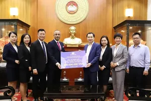 The Central Relief Mobilization Committee receives donations for disaster-affected communities. (Photo: SGGP)