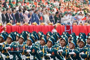 Soldiers representing the infantry, navy, and air defence forces of the Vietnam People's Army in a parade (Photo: SGGP)