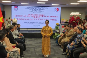 Áo dài Việt Nam thế kỷ XIX