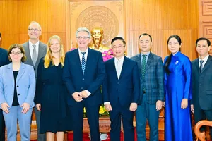 Phó Bí thư Thành ủy TPHCM Đặng Minh Thông tiếp đoàn công tác Đảng Dân chủ Xã hội Đức