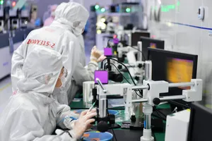 Mỹ hoãn áp thuế chip Trung Quốc đến năm 2027 