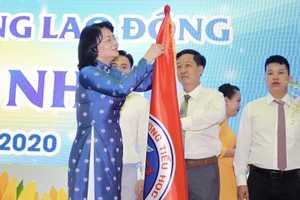 Trường tiểu học “100 năm tuổi” đón nhận Huân chương Lao động hạng nhất