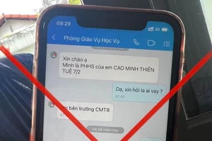 Nội dung tin nhắn yêu cầu phụ huynh chuyển khoản gấp vì "Hôm nay là hạn chót đóng tiền"