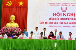 Lãnh đạo các tỉnh Tây Nam bộ ký kết giao ước thi đua năm 2023