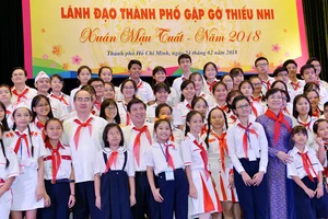 Lãnh đạo TPHCM gặp gỡ 170 thiếu nhi nhân dịp đầu xuân 2018