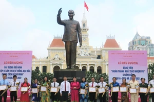 Biểu dương 125 tập thể, cá nhân điển hình học tập Bác