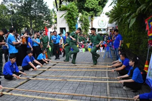 Khai mạc Ngày hội Đại đoàn kết toàn dân tộc tại TPHCM trong không khí vui tươi, đầm ấm