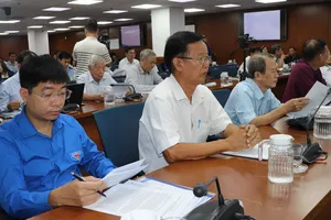Các đại biểu tham dự tọa đàm với chủ đề: “Thời tuổi trẻ của cố luật sư Nguyễn Hữu Thọ”