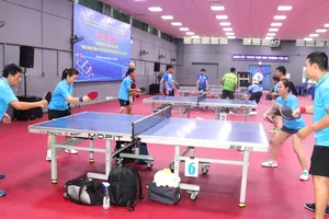 Các vận động viên tham gia thi đấu bóng bàn gây quỹ xã hội phường Phú Nhuận năm 2025