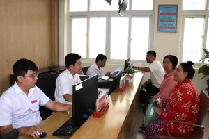 Thi đua vì hạnh phúc của nhân dân
