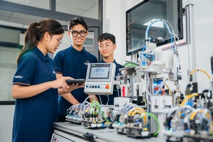 我国大学投资物质设施以培养人工智能的人力资源。