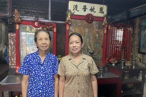 守候“聚群居”的两位大娘感谢本报热心读者捐助。