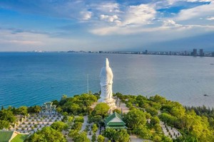 岘港市山茶半岛的灵隐寺。