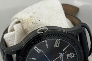 藏有摄像机的手表。