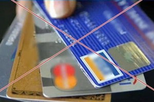 社交网上存在许多买卖银行账户的群组。