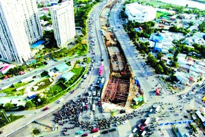 安富交通枢纽正加紧施工。