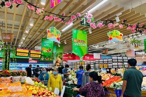 企业与经销商主动年底市场平抑货源。