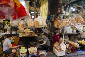 在巴华街市都可以找到各种各样的中部特产。