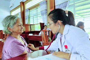 本市免费为高龄人士做体检。