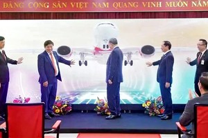 苏林总书记出席越捷航空河内至吉隆坡国际航线开通仪式。