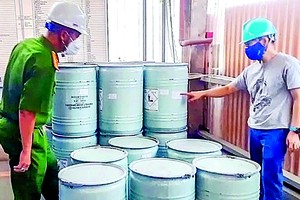 经过两个月开展总检查行动，市公安已缴获9.7吨非法氰化物。